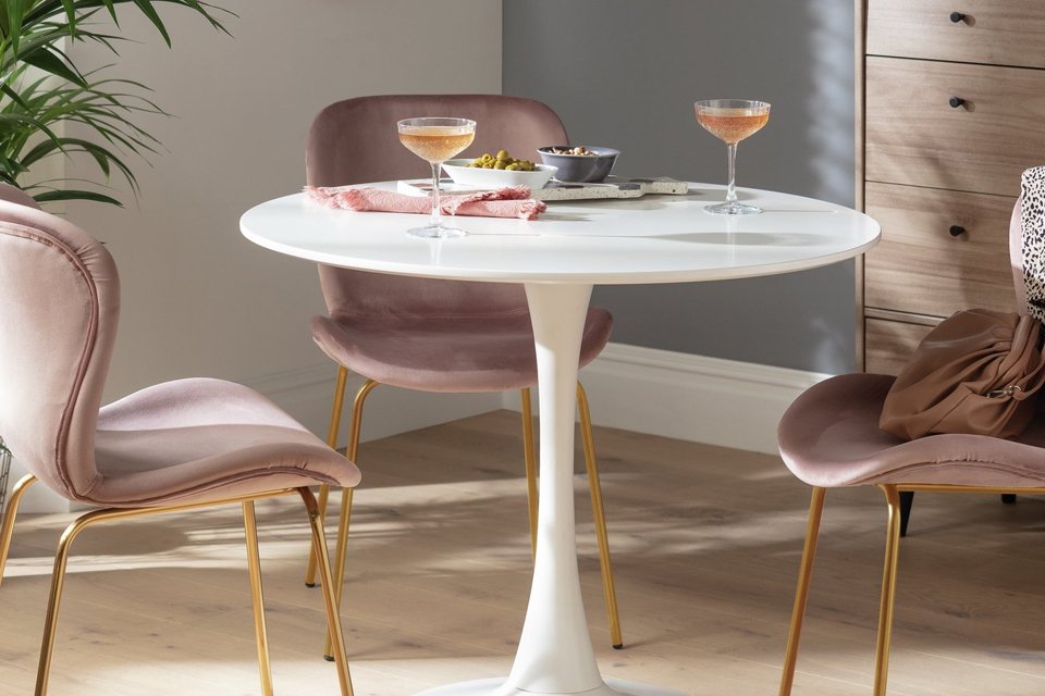 Habitat Tulip 4 seater round dining table.